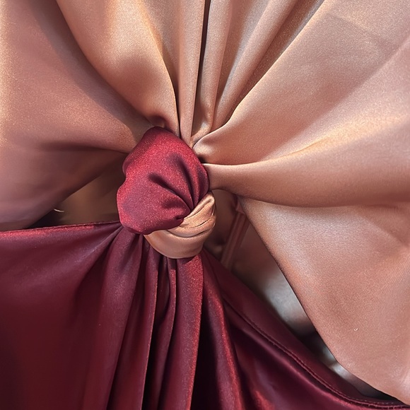 Brand: LuLus 
Size: XS
Color: pink and red - Picture 4 of 5